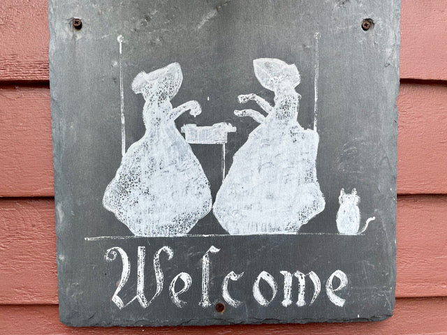 The Dedham Women's Exchange features handcrafted items from many artisans from our surrounding community. We also have a curated selection of fine gifts, housewares and decorative items sourced from top vendors.